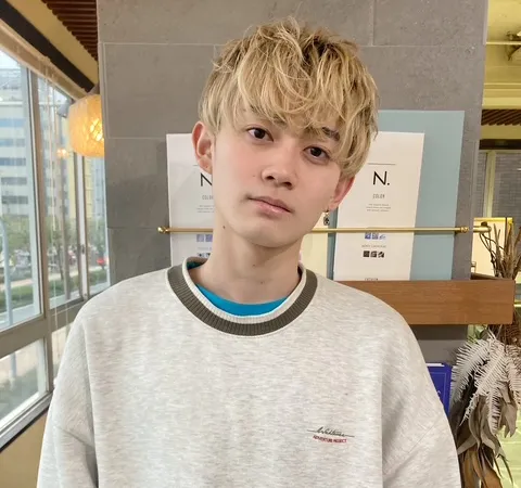 マッシュショート×ホワイトブロンド